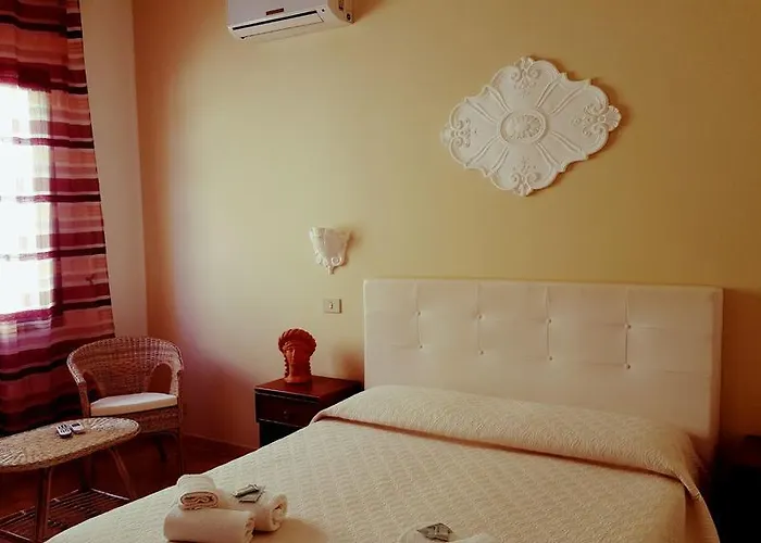 Demetra Malophoros 3*